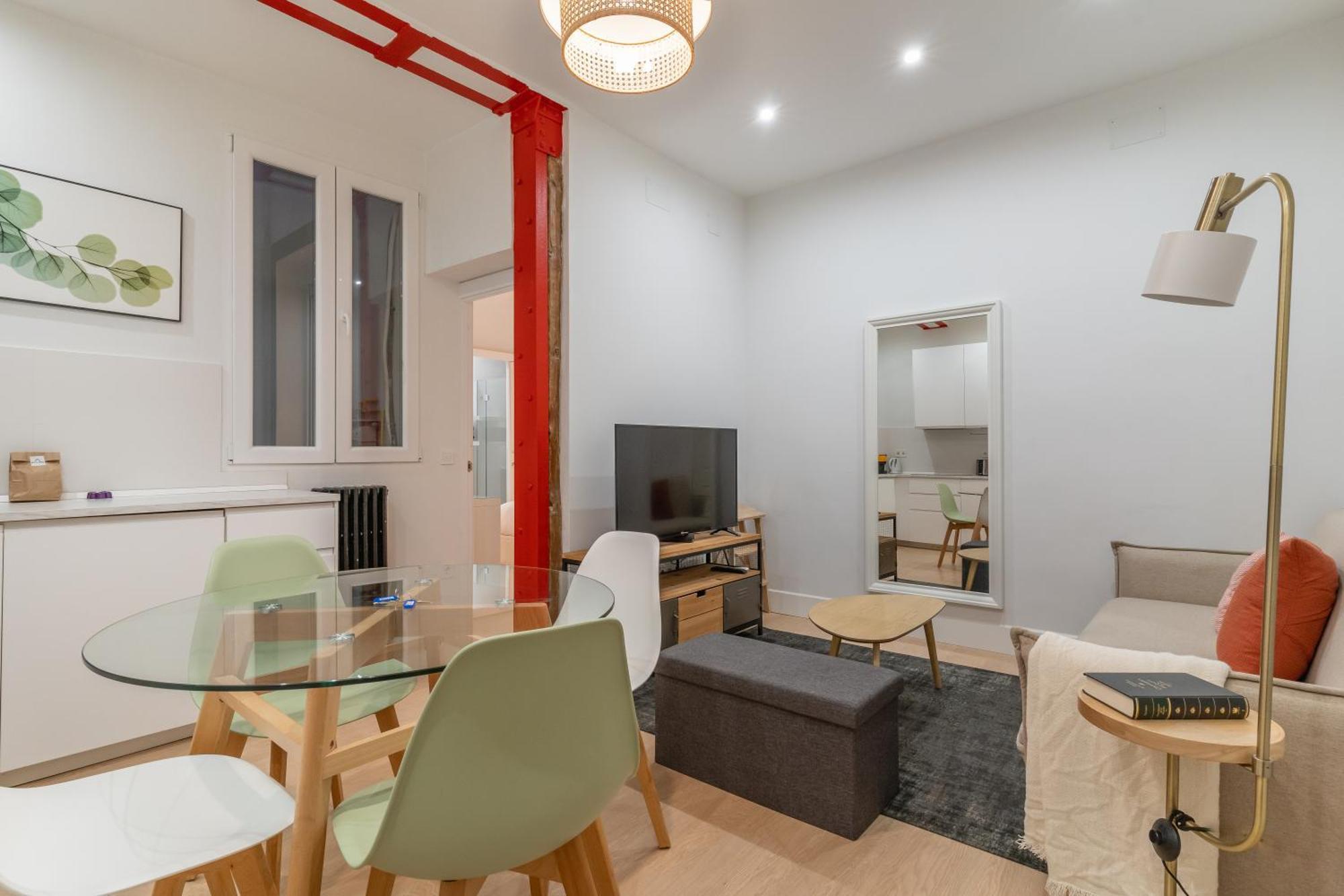 Апартаменты Cozy And Central-1Bd 1Bth- Cortes Мадрид Экстерьер фото