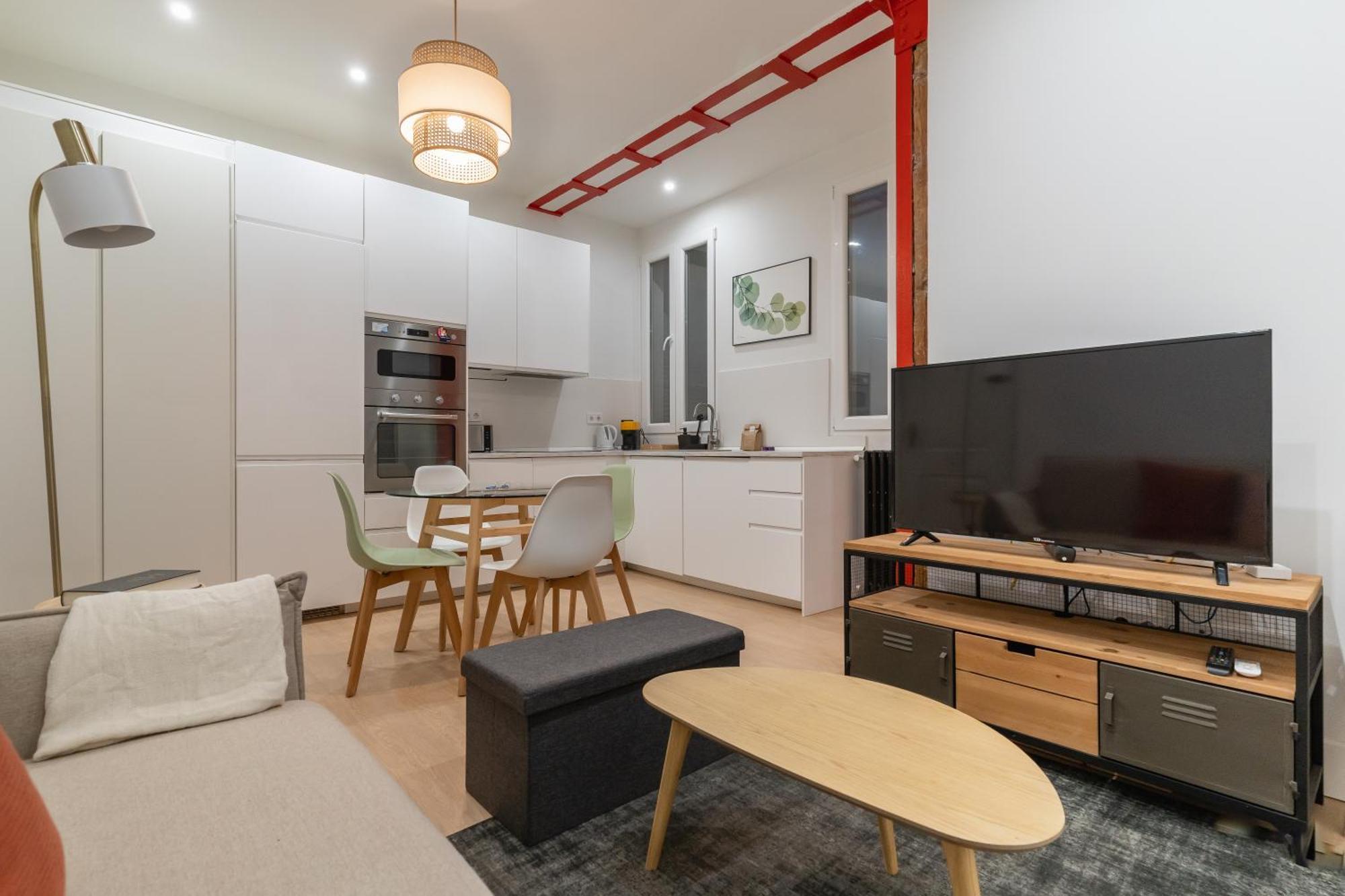 Апартаменты Cozy And Central-1Bd 1Bth- Cortes Мадрид Экстерьер фото